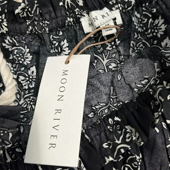 NWT! Moon river Peplum Boho Tassel Rope Tied Tank Top black & White M - Picture 3 of 3